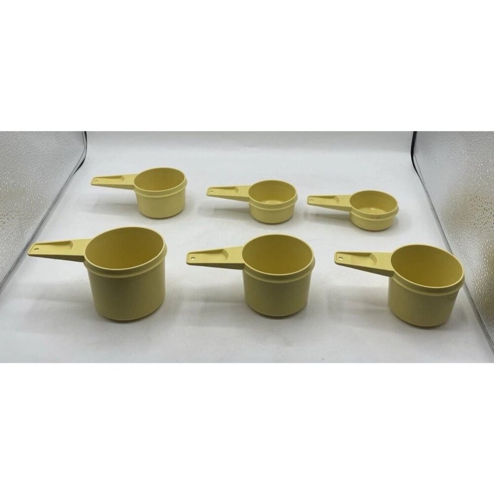 Vintage Tupperware Measuring Cups Set of 6 Harvest Gold Yellow Nesting USA Lot - Picture 3 of 9